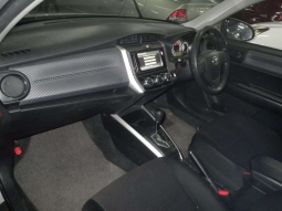 TOYOTA FIELDER full