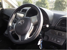 TOYOTA RACTIS full