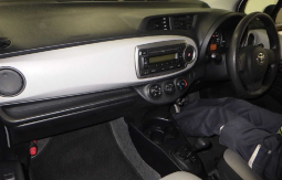 TOYOTA VITZ full
