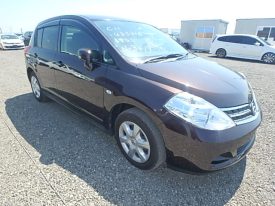 NISSAN TIIDA