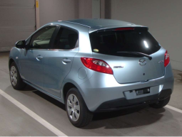 Mazda Demio full