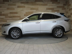 Toyota Harrier full