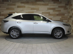 Toyota Harrier full