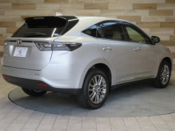 Toyota Harrier full