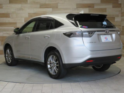 Toyota Harrier full