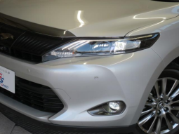 Toyota Harrier full