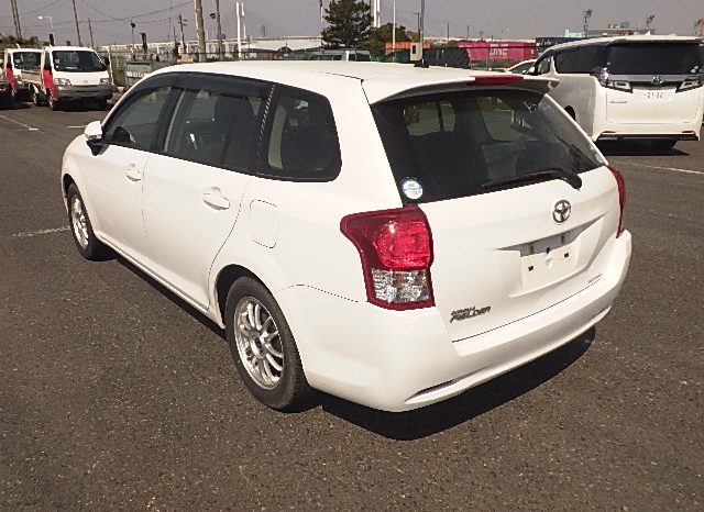 Toyota Fielder full