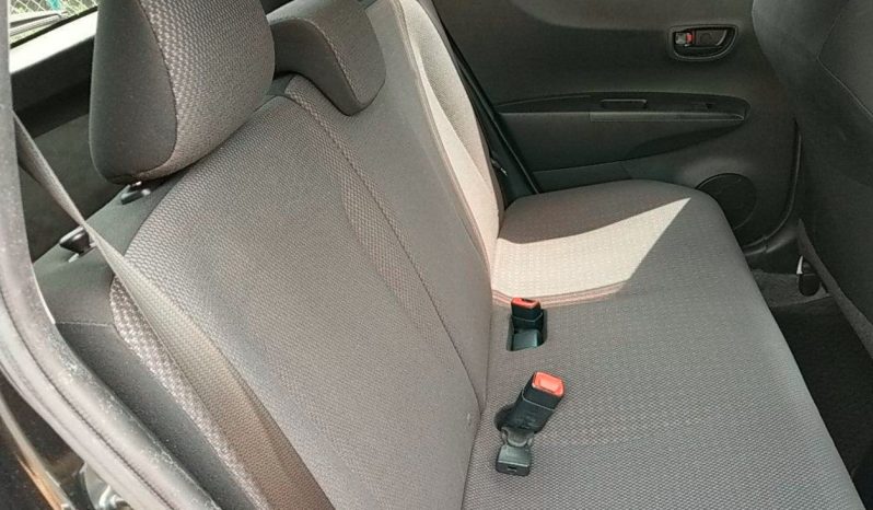 Toyota Vitz full