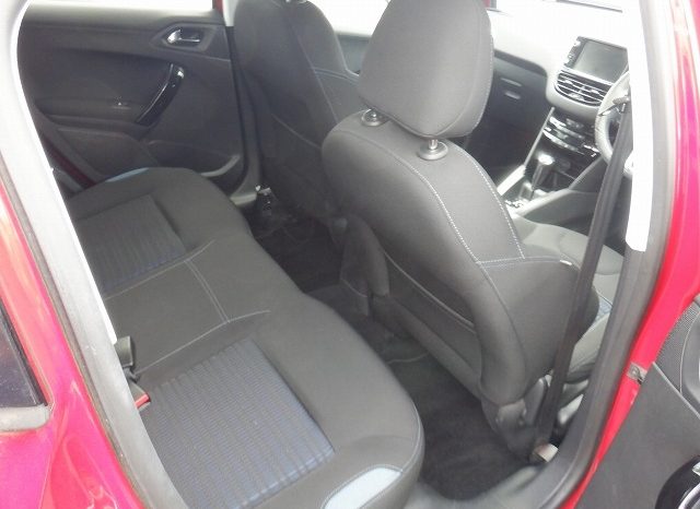 Peugeot 208 full