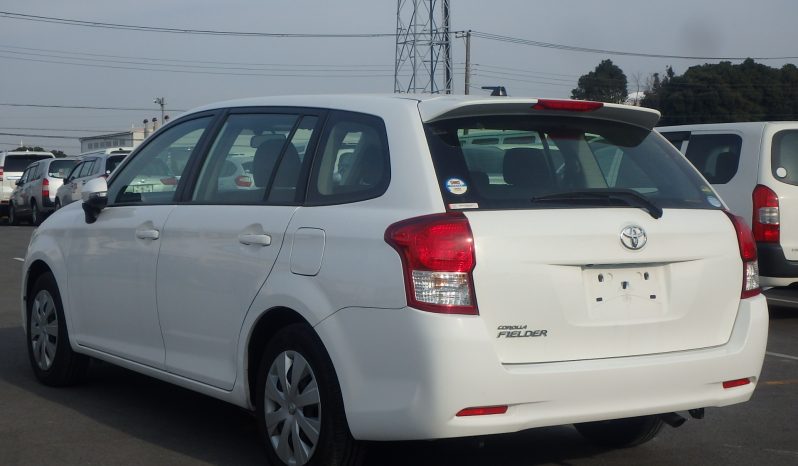 Toyota Fielder full