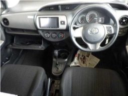 Toyota Vitz full