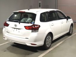 Toyota Fielder full