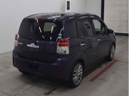Toyota Spade full