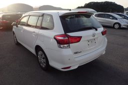 Toyota Fielder full
