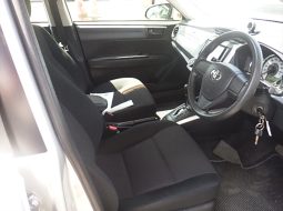 Toyota Fielder full