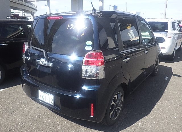 Toyota Spade full