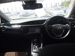 Toyota Auris full
