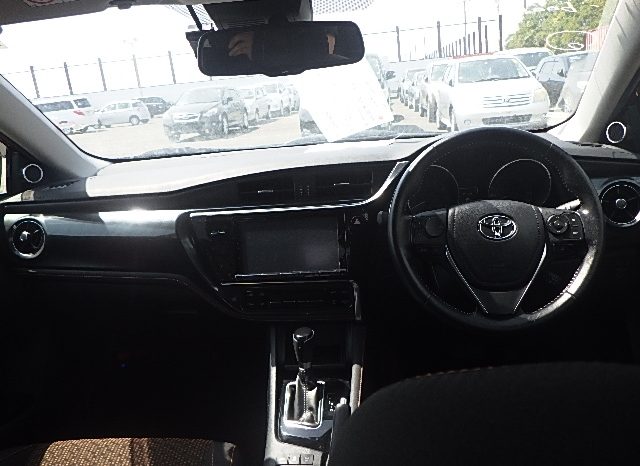 Toyota Auris full