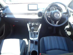 Mazda Demio full