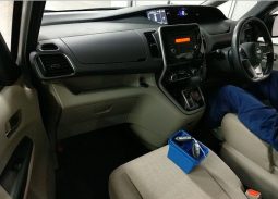 Nissan Serena full