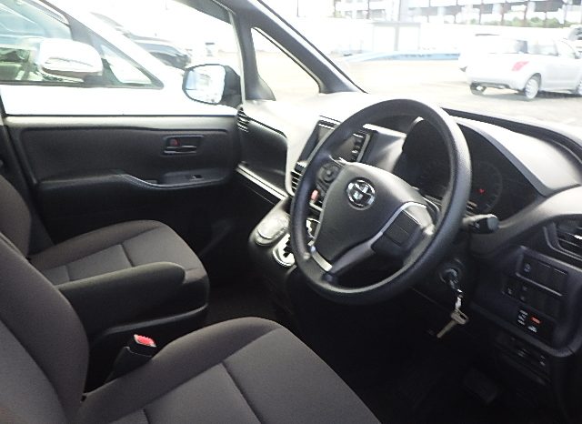 Toyota Noah full
