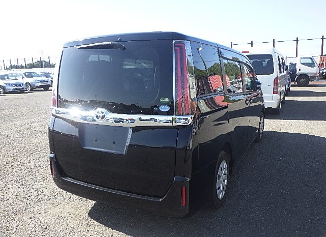 Toyota Noah full