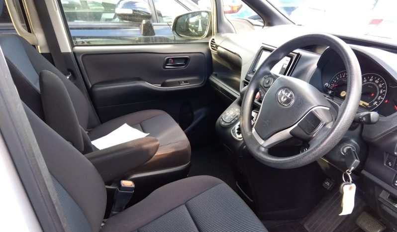 Toyota Noah full